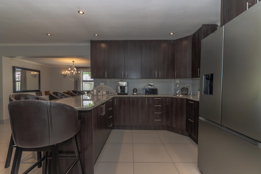5 Bedroom Property for Sale in Sunset Beach Western Cape